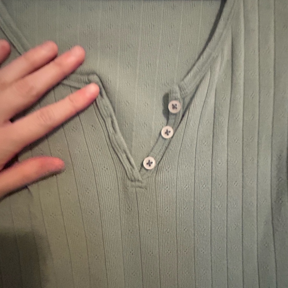Brandy Melville long sleeve Top in Green - Picture 2 of 4